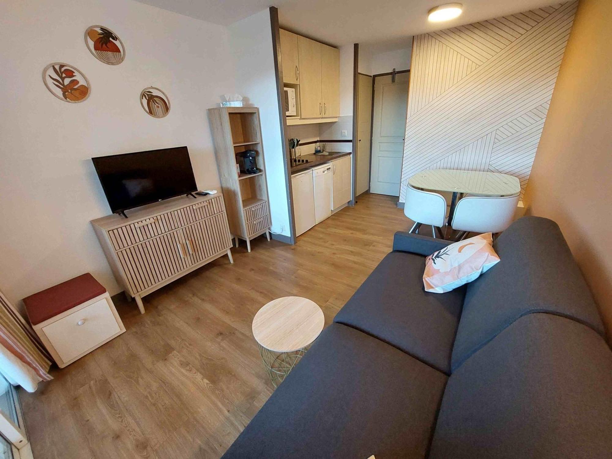 Cap Esterel Appartement Climatise Dans Le Centre Du Village Vacances Drammont Bagian luar foto