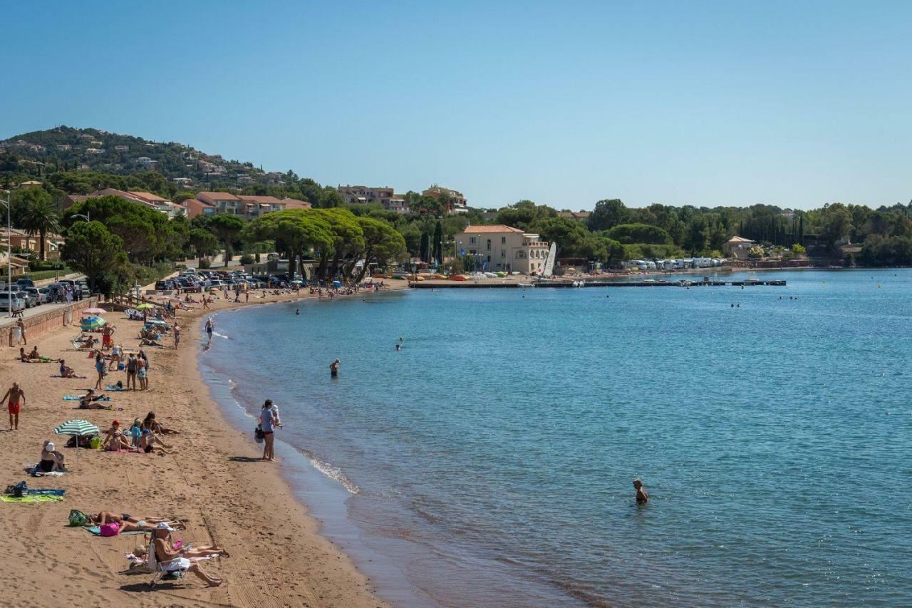 Cap Esterel Appartement Climatise Dans Le Centre Du Village Vacances Drammont Bagian luar foto