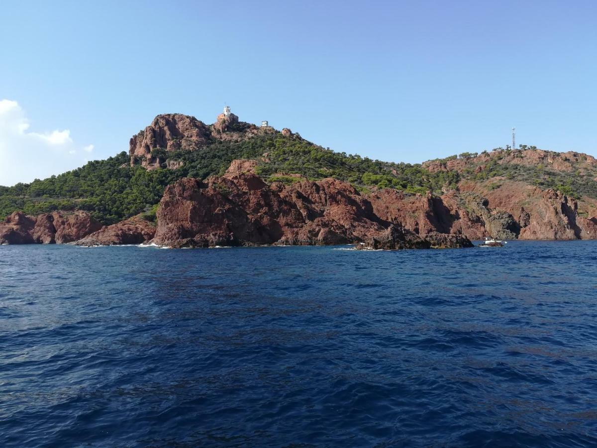 Cap Esterel Appartement Climatise Dans Le Centre Du Village Vacances Drammont Bagian luar foto