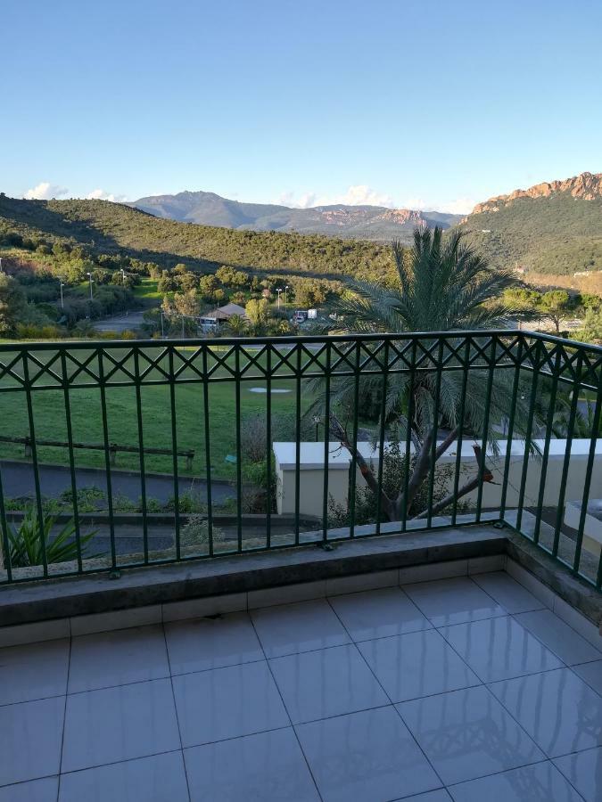 Cap Esterel Appartement Climatise Dans Le Centre Du Village Vacances Drammont Bagian luar foto