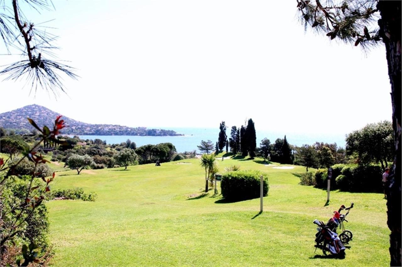 Cap Esterel Appartement Climatise Dans Le Centre Du Village Vacances Drammont Bagian luar foto